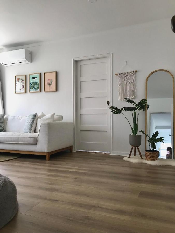 Bright & Comfy In Newly Renovated With Parking Privatunterkunft Auckland